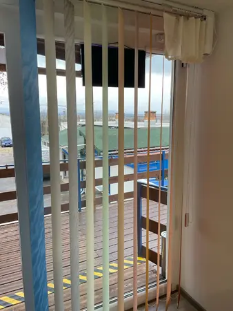 Modern sávroló nappali ablakra Veszprém