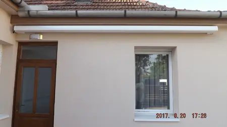 Kézi és motoros kitekerhető napellenző