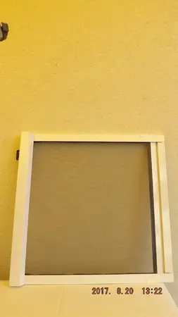 Tibiredőny könnyen kezelhető rolós rovarháló