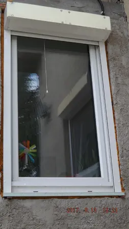 Homlokzatba simuló prémium vakolható redőny