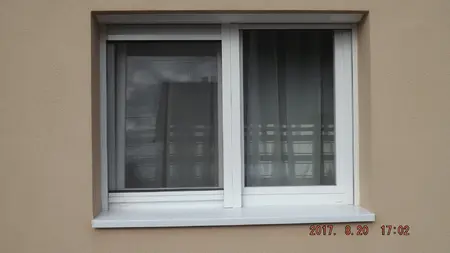 Korszerű vakolható elrejtett tokos redőnyök ablakon