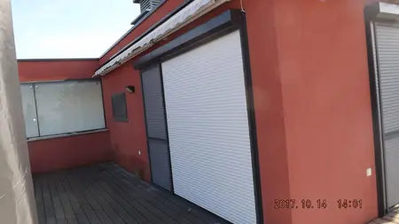 Helyszíni felmérés után gyártott napellenző
