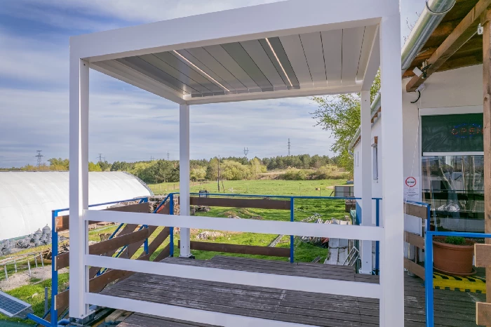 Bioklimatikus luxus alumínium pergola Veszprém